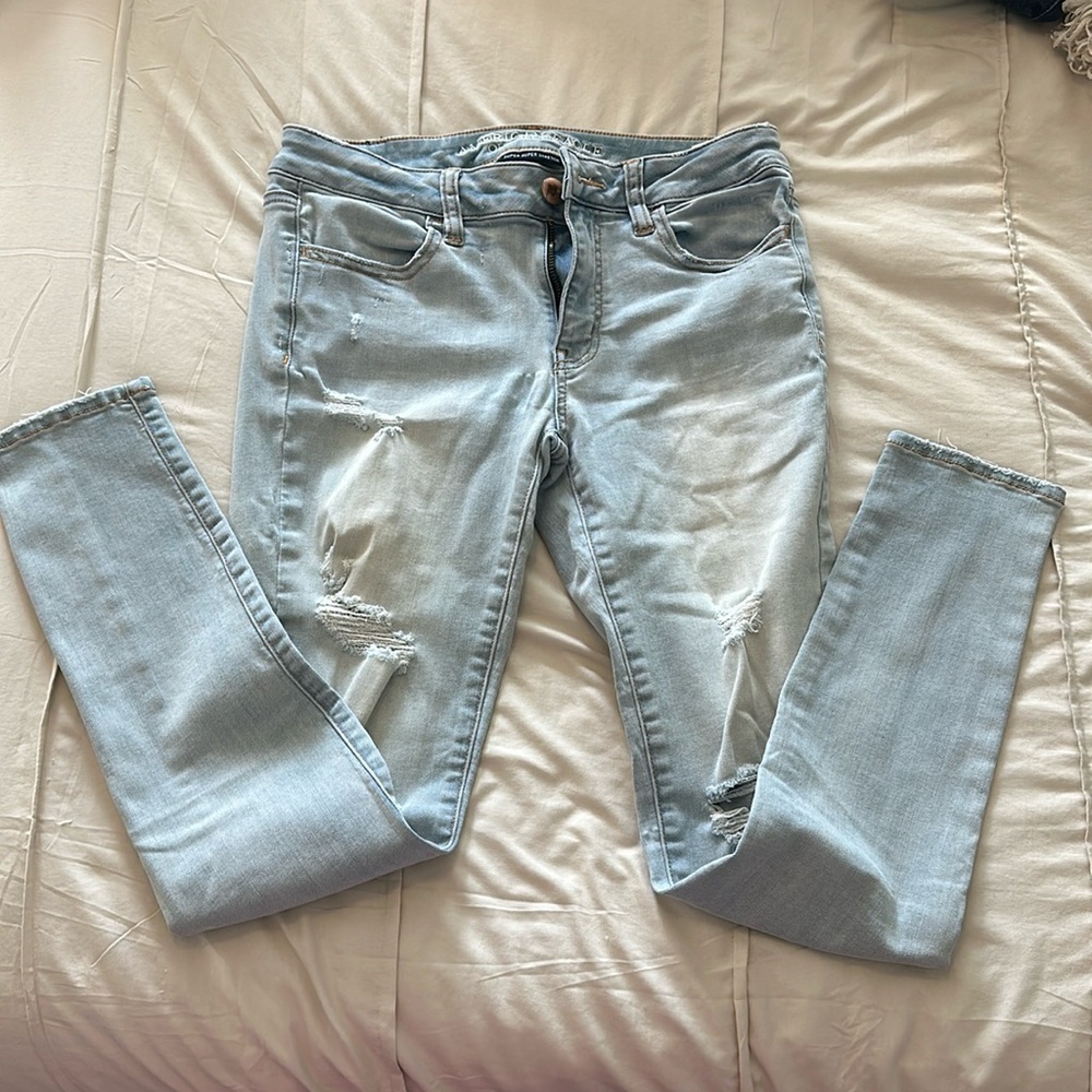 AEO light wash jegging size 6